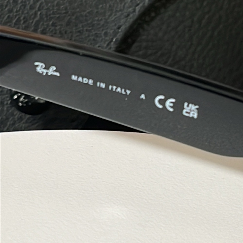 RAY-BAN SUNGLASSES. NEW WITH CASE AND BOX. MADE IN ITALY - Picture 8 of 16